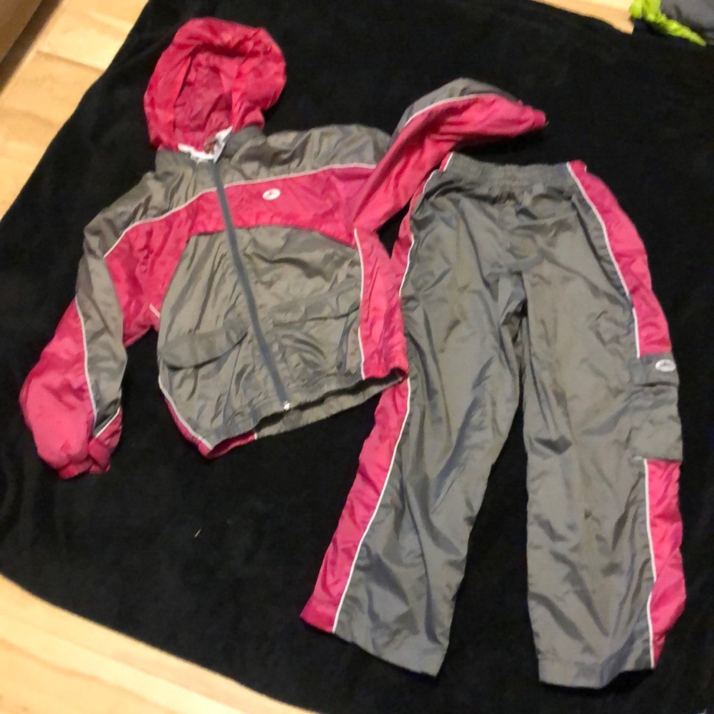 Hanes Sports. Pink & Gray Outfit 6/6x🐾